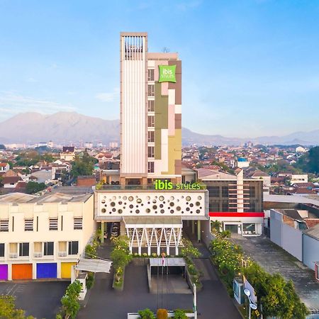 Hotel Ibis Styles Malang Exterior foto