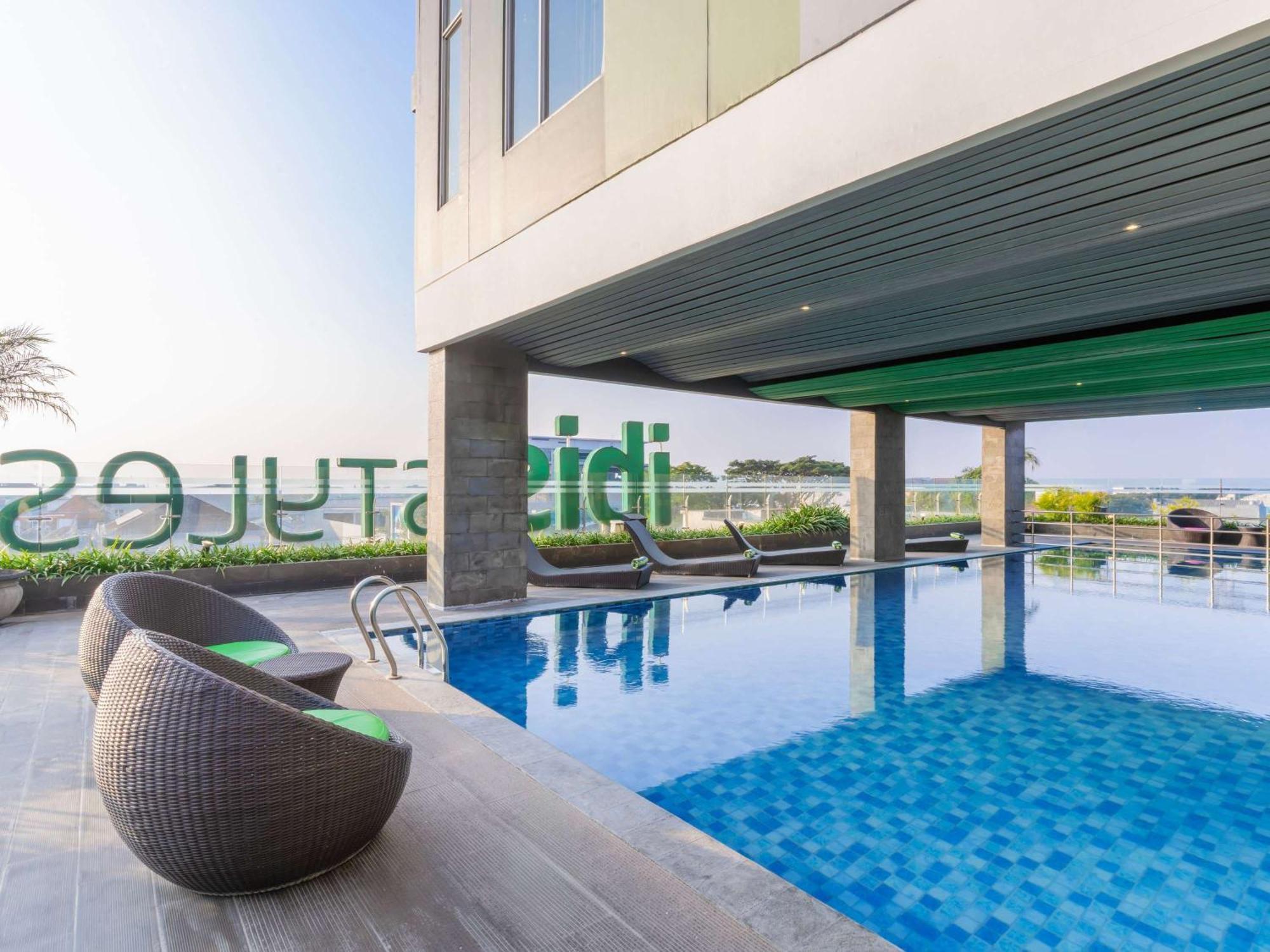 Hotel Ibis Styles Malang Exterior foto