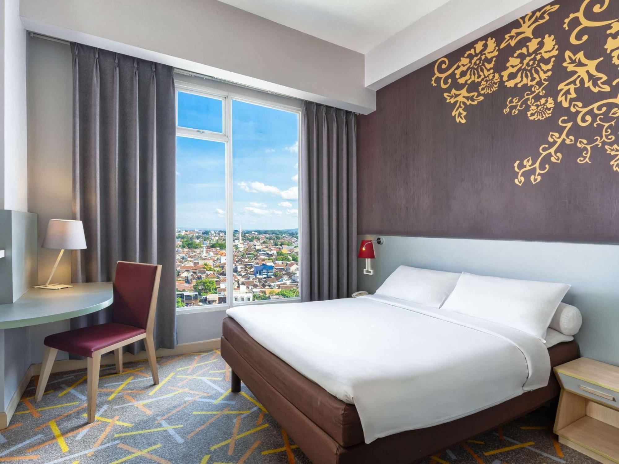 Hotel Ibis Styles Malang Exterior foto