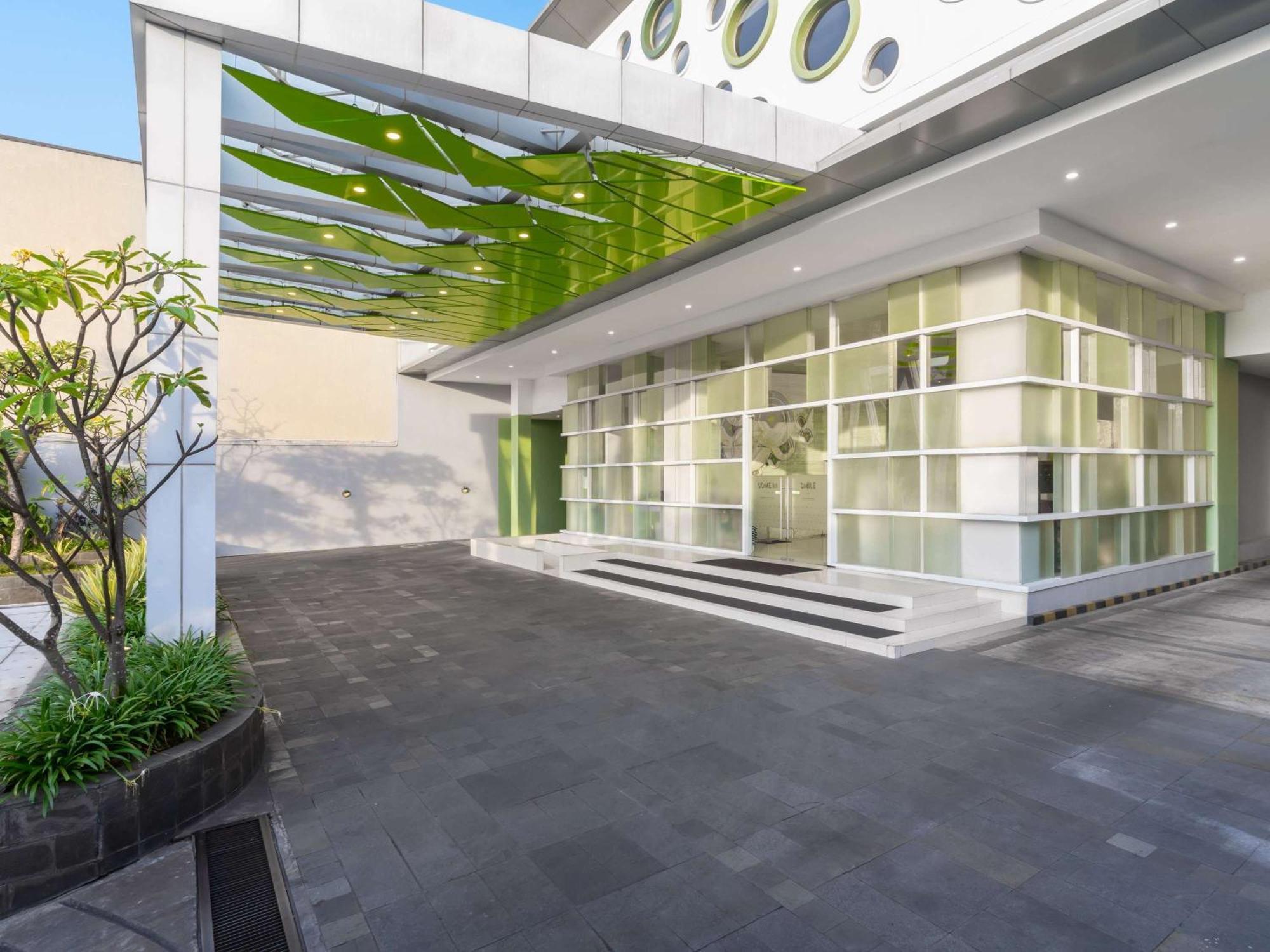 Hotel Ibis Styles Malang Exterior foto