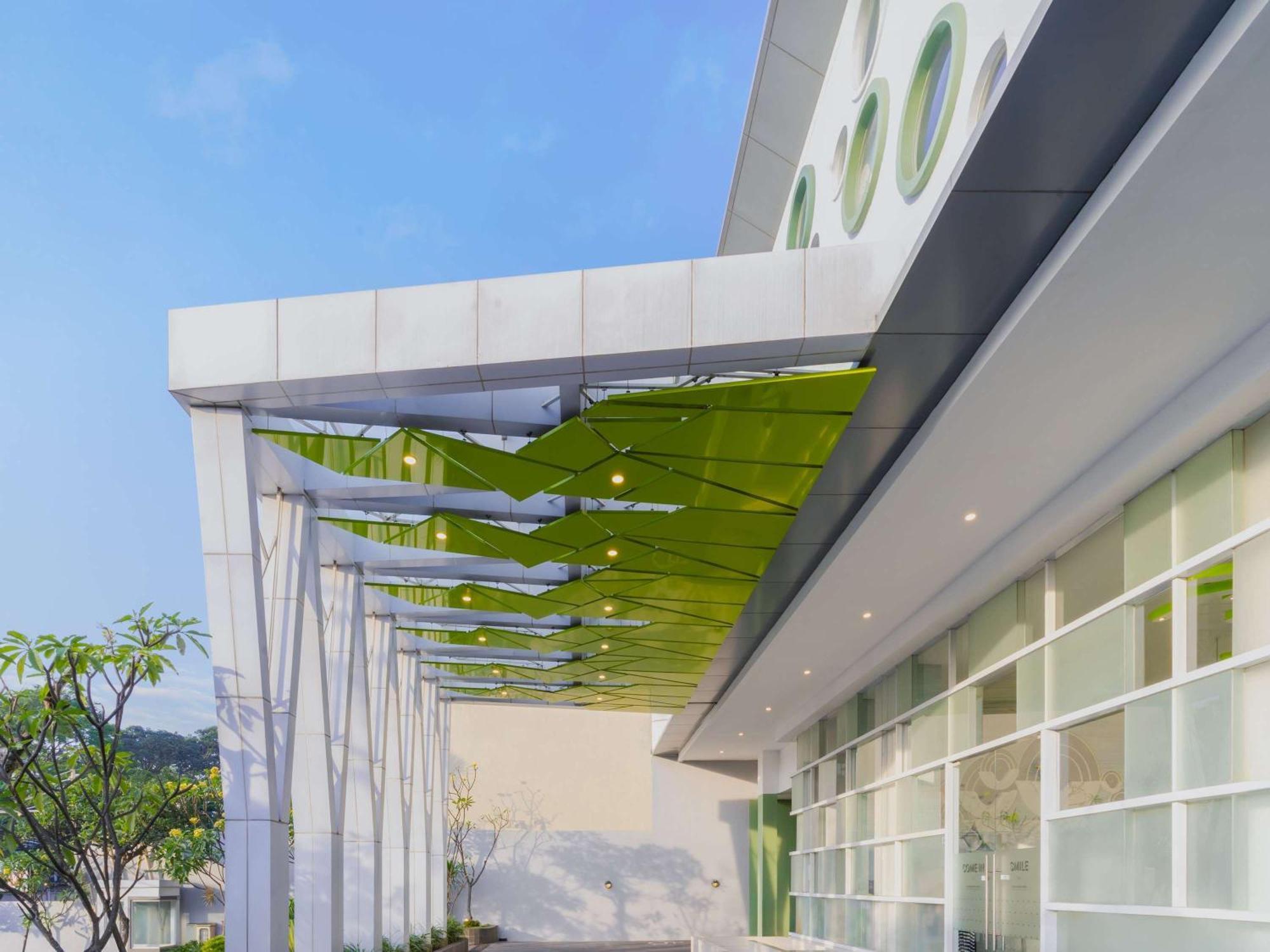 Hotel Ibis Styles Malang Exterior foto