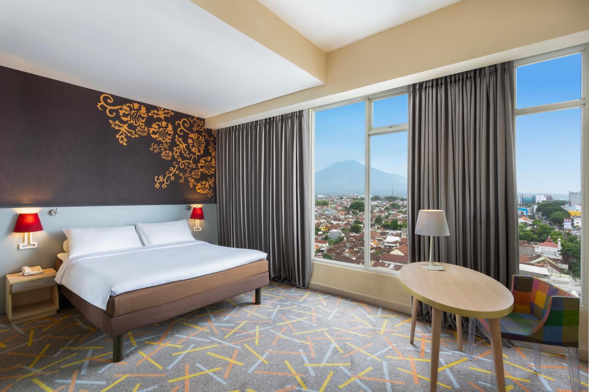 Hotel Ibis Styles Malang Exterior foto